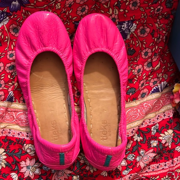 Tieks Shoes - Tieks size 7 Pop pink. Excellent condition. Slight patina.